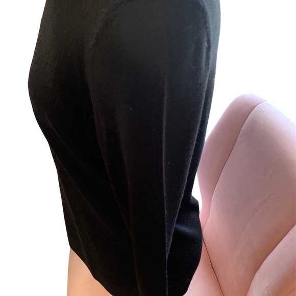 Merino Wool soft Black Top size Medium. Perfect black lightweight. - Picture 3 of 7